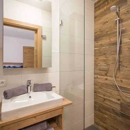 In Brixen Near Welt, Cleaning Included Apartment *